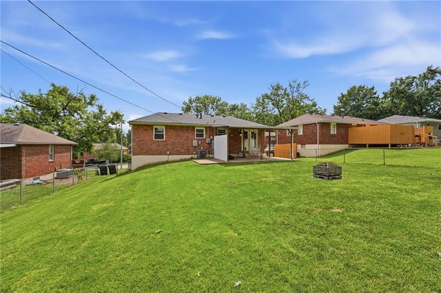16916 HART Avenue, Independence, MO 64055
