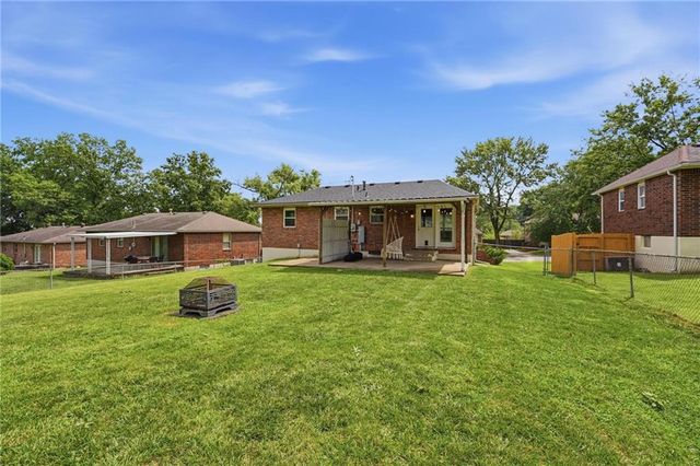 16916 HART Avenue, Independence, MO 64055