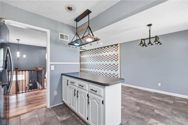 16916 HART Avenue, Independence, MO 64055
