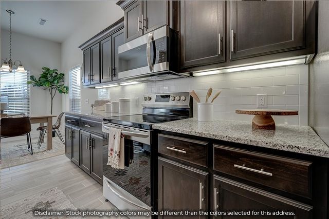 1413 E Riverton Road, Nixa, MO 65714