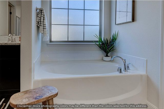 1413 E Riverton Road, Nixa, MO 65714