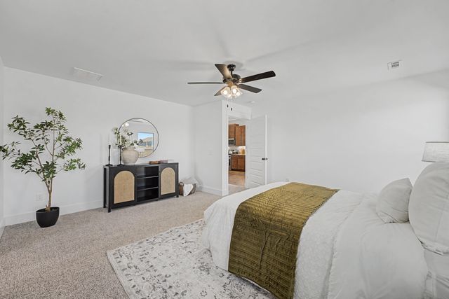 1413 E Riverton Road, Nixa, MO 65714