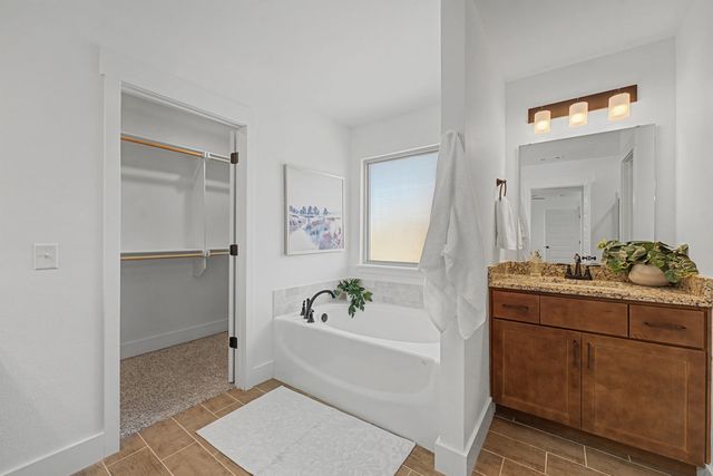 1413 E Riverton Road, Nixa, MO 65714