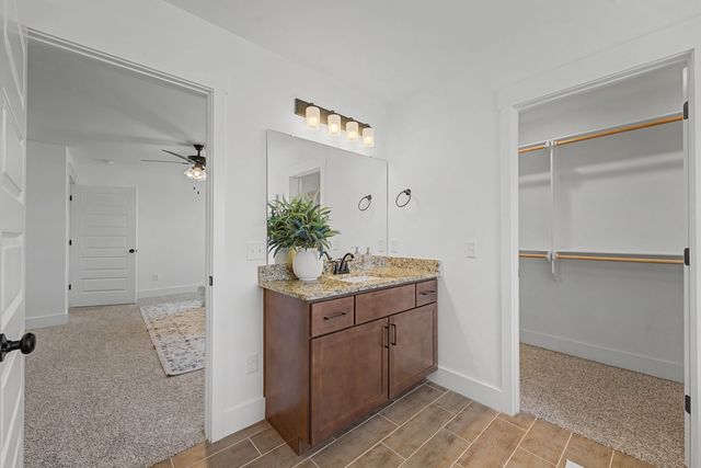 1413 E Riverton Road, Nixa, MO 65714