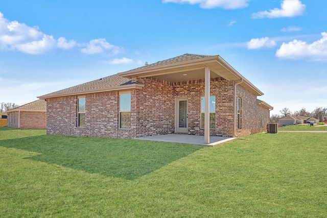 1413 E Riverton Road, Nixa, MO 65714