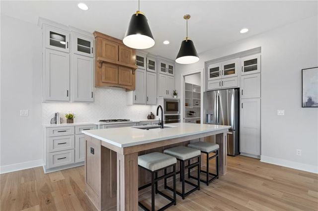 25198 W 141st Street, Olathe, KS 66061