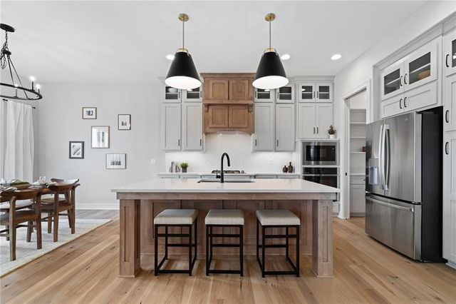 25198 W 141st Street, Olathe, KS 66061