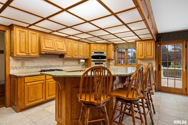 15 PENNSYLVANIA Court, Morton, IL 61550