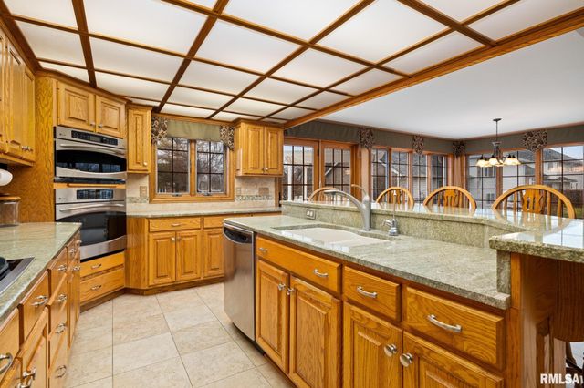 15 PENNSYLVANIA Court, Morton, IL 61550