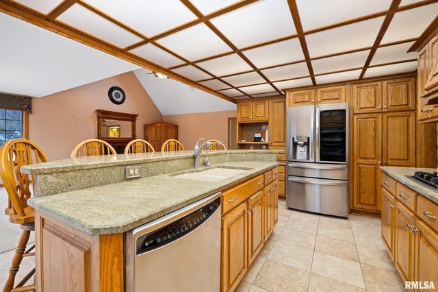 15 PENNSYLVANIA Court, Morton, IL 61550