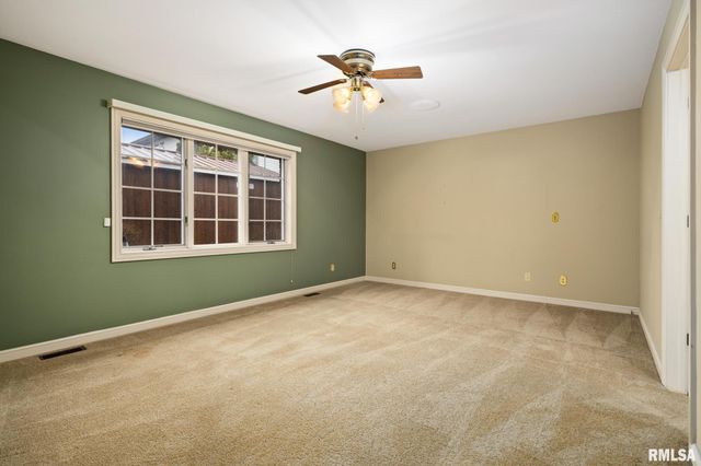 15 PENNSYLVANIA Court, Morton, IL 61550