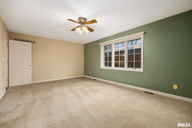 15 PENNSYLVANIA Court, Morton, IL 61550