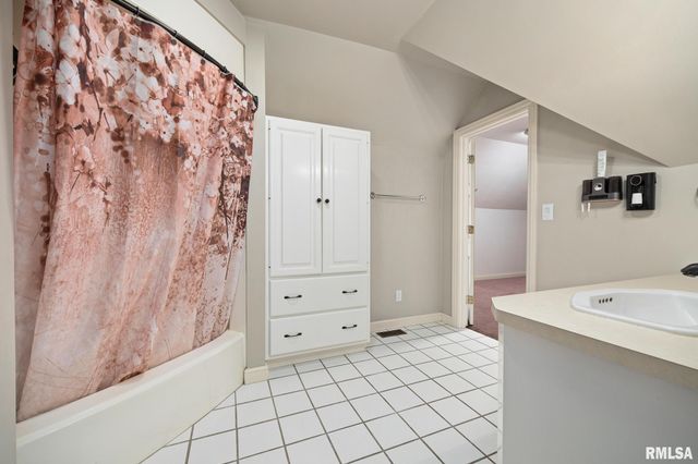 15 PENNSYLVANIA Court, Morton, IL 61550