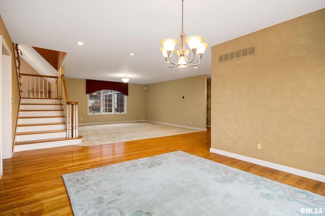 15 PENNSYLVANIA Court, Morton, IL 61550