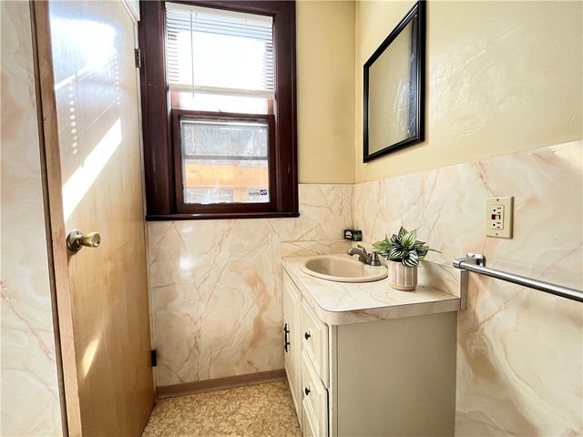 481 Lexington Avenue, Rochester, NY 14613