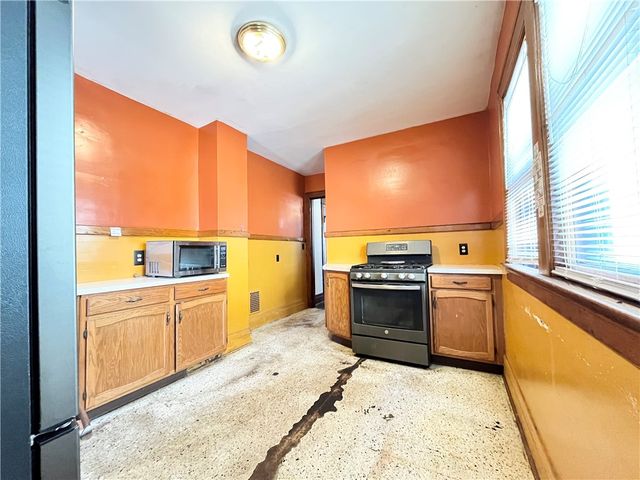 481 Lexington Avenue, Rochester, NY 14613