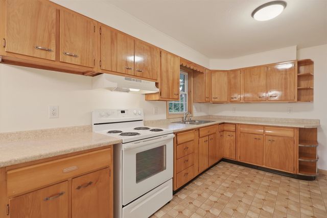13 Sherman Street, Nashua, NH 03064