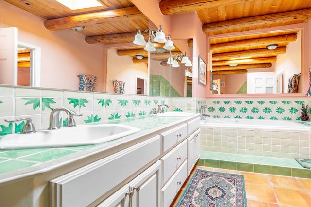 609 Vista de la Ciudad, Santa Fe, NM 87501