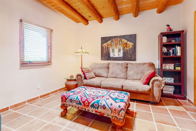 609 Vista de la Ciudad, Santa Fe, NM 87501