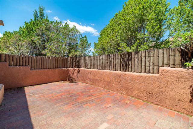 609 Vista de la Ciudad, Santa Fe, NM 87501