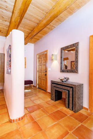609 Vista de la Ciudad, Santa Fe, NM 87501
