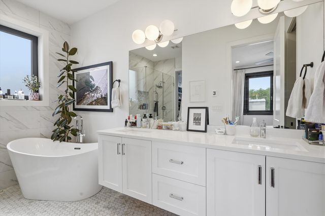 2122 W Crystal Street 3E, Chicago, IL 60622