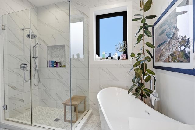 2122 W Crystal Street 3E, Chicago, IL 60622