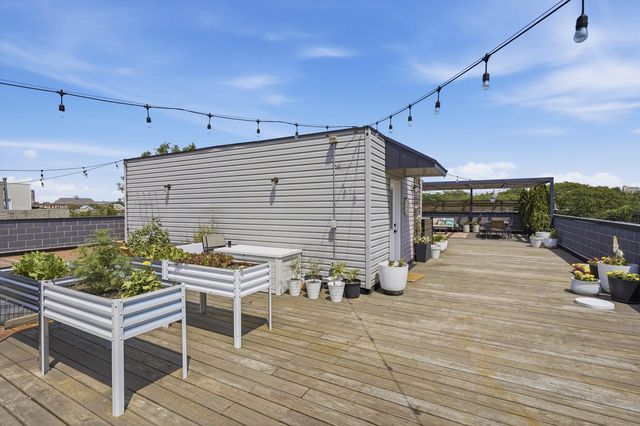 2122 W Crystal Street 3E, Chicago, IL 60622