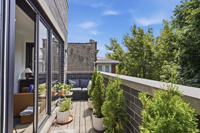 2122 W Crystal Street 3E, Chicago, IL 60622