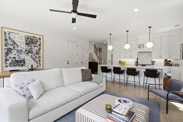 2122 W Crystal Street 3E, Chicago, IL 60622