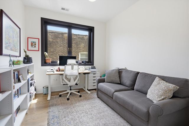 2122 W Crystal Street 3E, Chicago, IL 60622