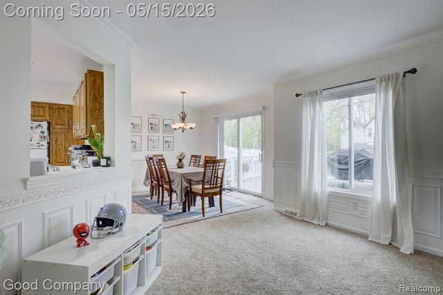 2370 Lansbury Drive, Waterford, MI 48329