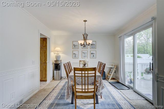 2370 Lansbury Drive, Waterford, MI 48329