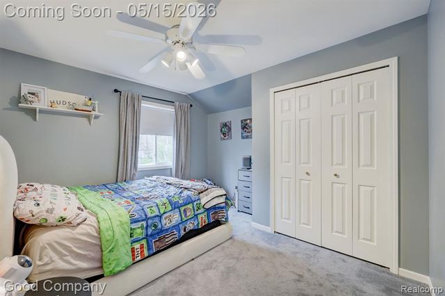 2370 Lansbury Drive, Waterford, MI 48329