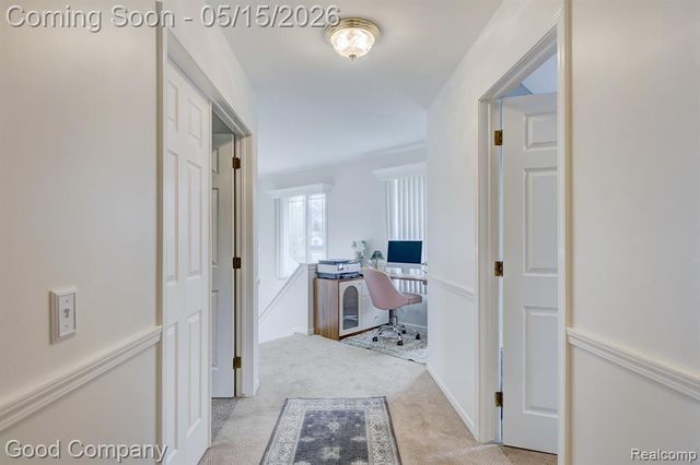 2370 Lansbury Drive, Waterford, MI 48329