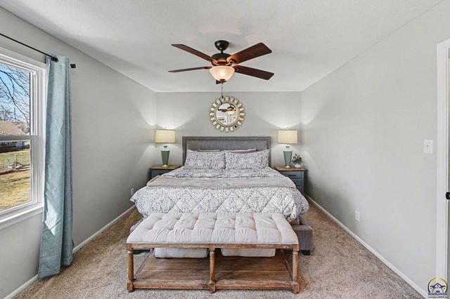 2633 SW Westport DR, Topeka, KS 66614