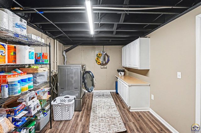 2633 SW Westport DR, Topeka, KS 66614