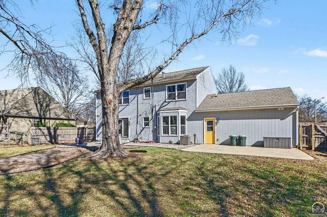 2633 SW Westport DR, Topeka, KS 66614