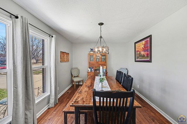 2633 SW Westport DR, Topeka, KS 66614