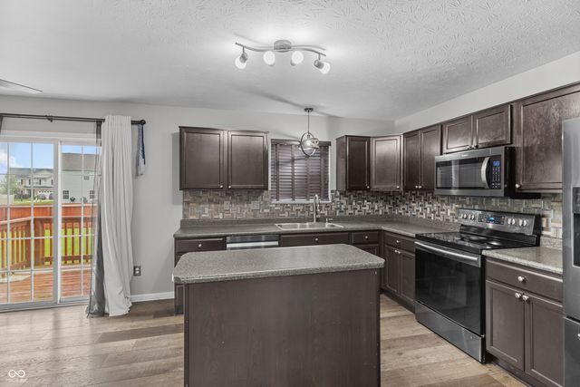 2804 Corlee Crescent, Brownsburg, IN 46112