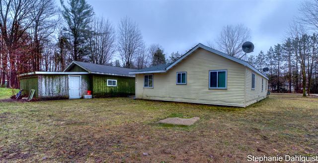1362 W Mcmillan Road, Muskegon, MI 49445