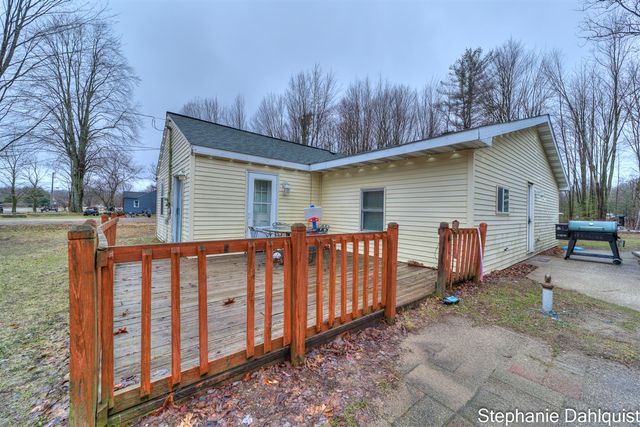 1362 W Mcmillan Road, Muskegon, MI 49445