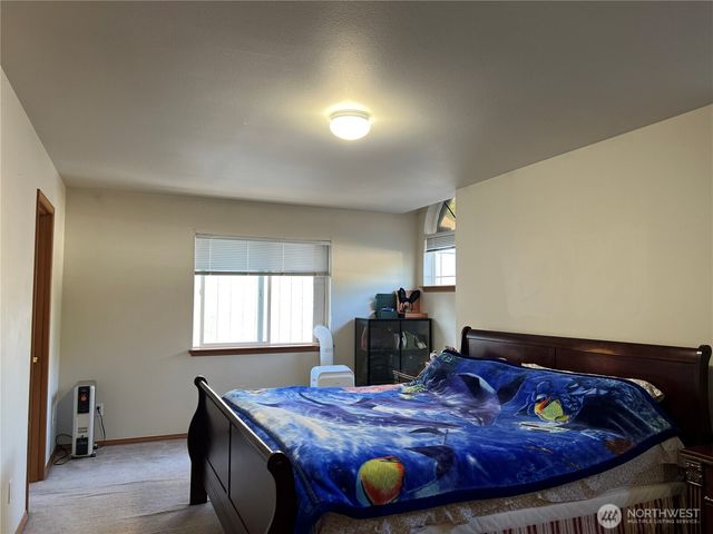 12810 82nd Avenue Ct E, Puyallup, WA 98373