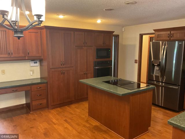 2139 14th Avenue E, North Saint Paul, MN 55109