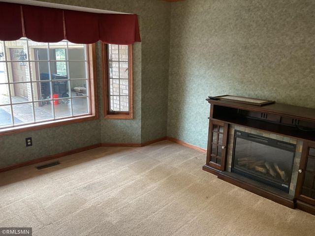 2139 14th Avenue E, North Saint Paul, MN 55109