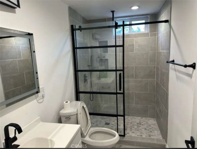 6527 Tampa Avenue, Reseda, CA 91335