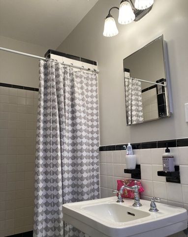 21 Beacon St 7K, Boston, MA 02108
