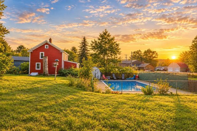 12 Cocheco Road, Farmington, NH 03835