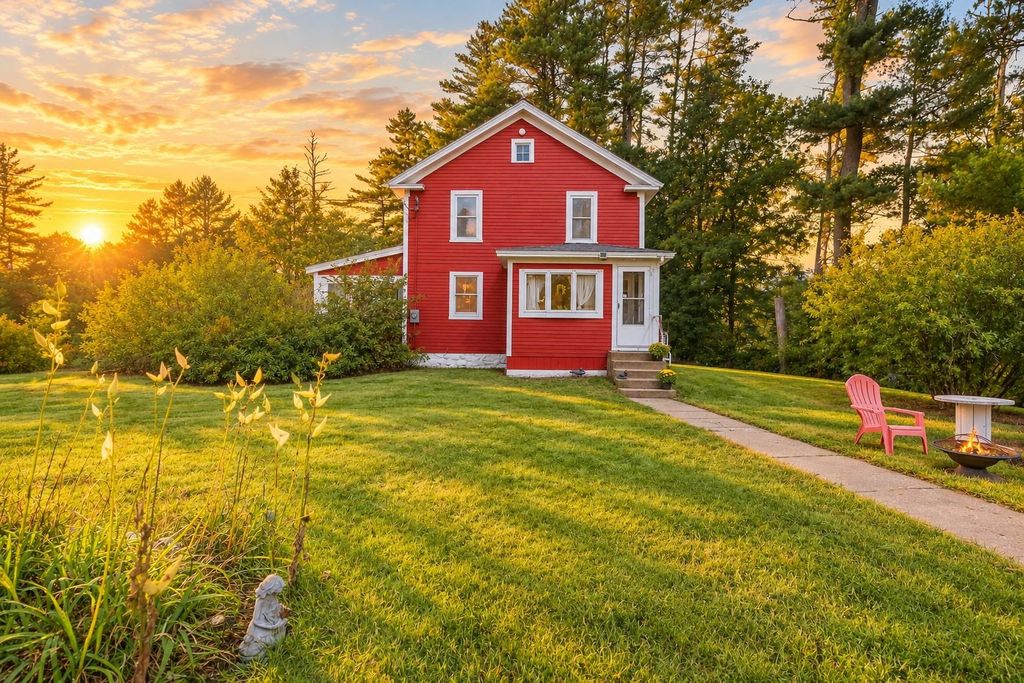12 Cocheco Road, Farmington, NH 03835