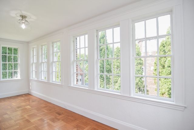 19 Stoneleigh Rd, Watertown, MA 02472